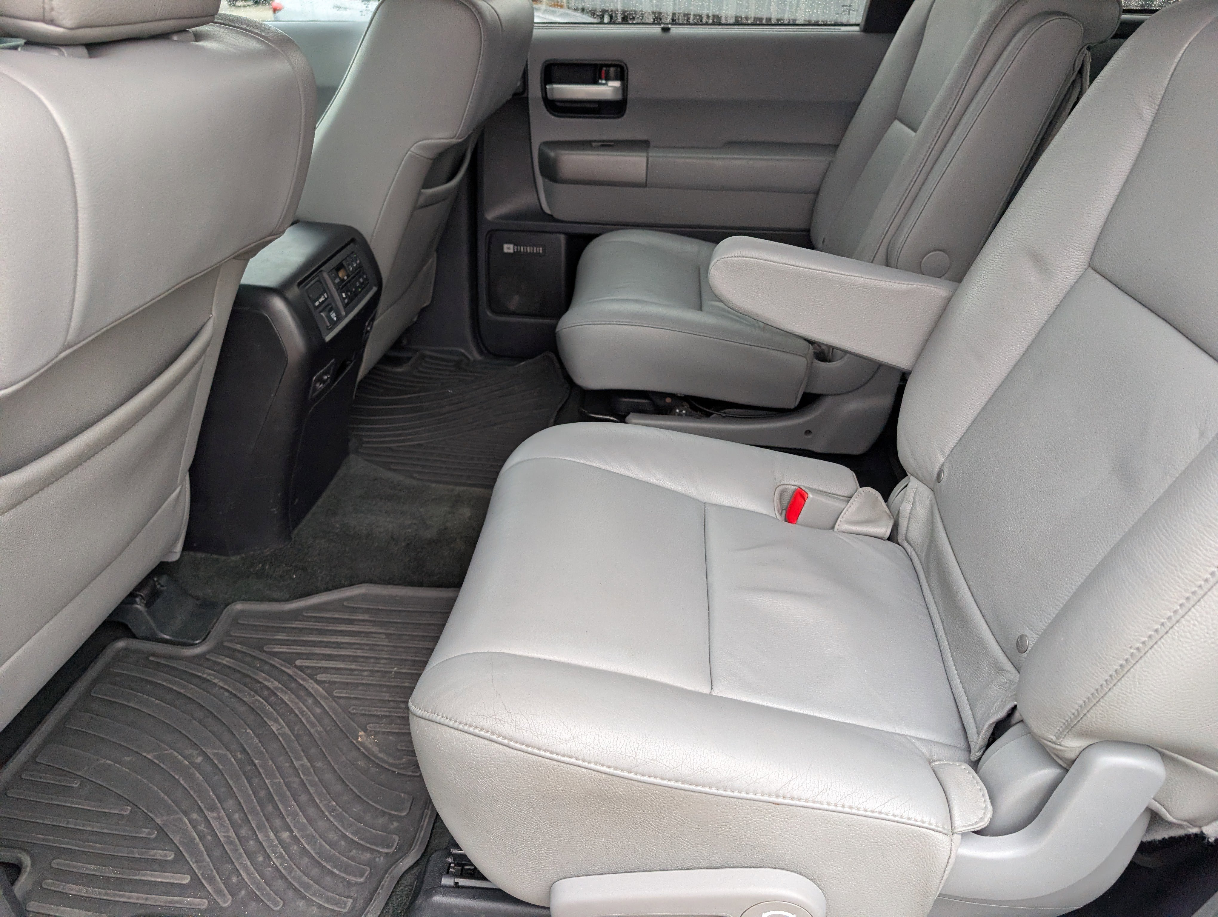 Used 2014 Toyota Sequoia Limited image 11