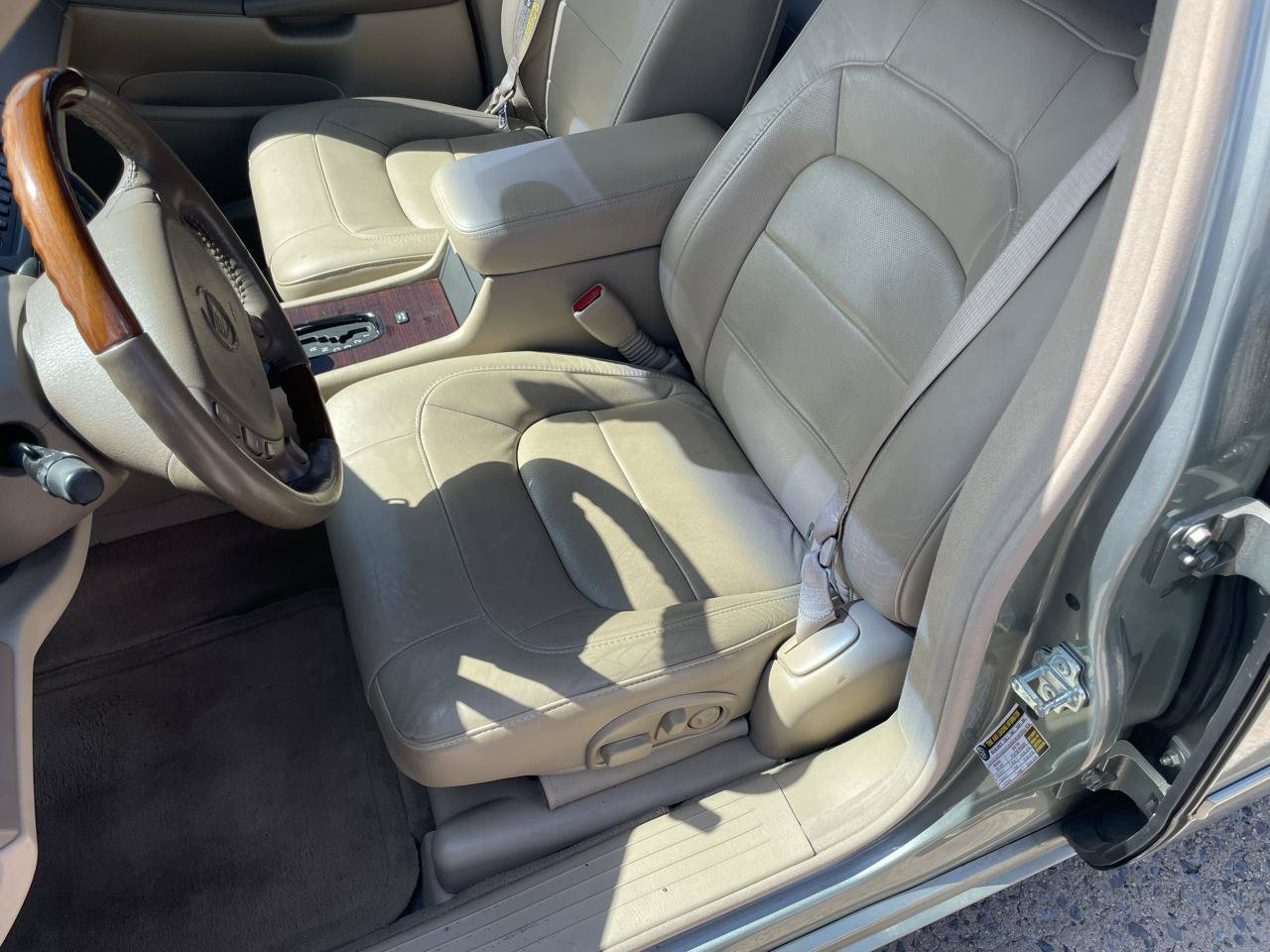 Used 2005 Cadillac De Ville DTS w/ Equipment Group FWD image 27