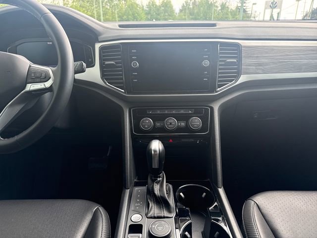 Used 2023 Volkswagen Atlas Cross Sport SE AWD/4WD image 19