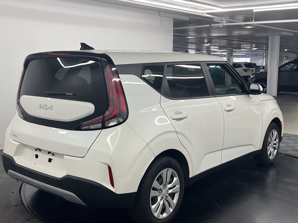 Used 2024 Kia Soul LX FWD image 5