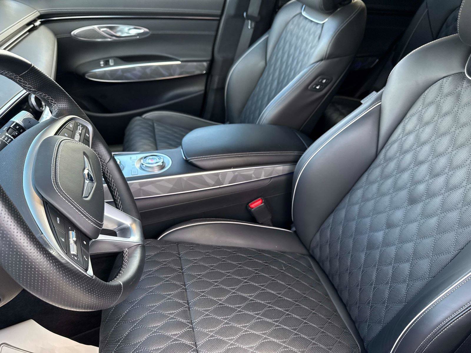 Used 2025 Genesis GV70 3.5T Sport w/ Sport Advanced Package image 20