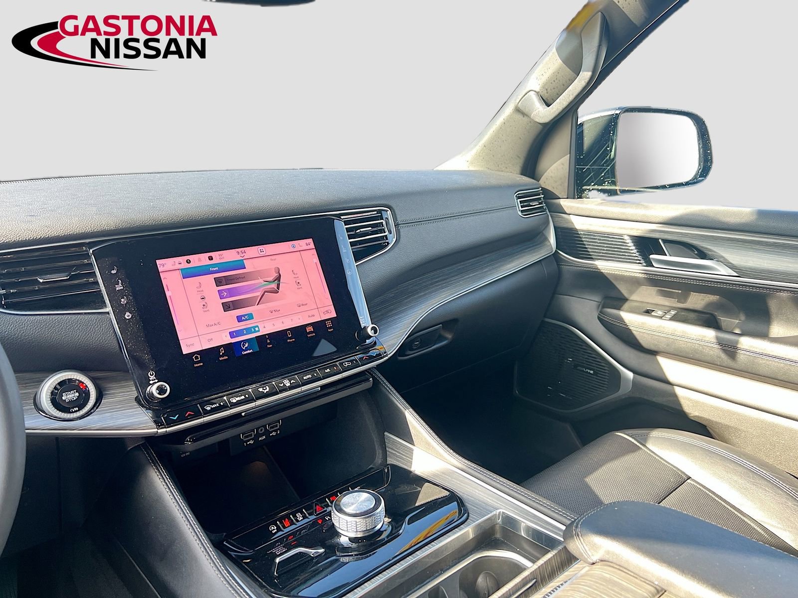 Used 2024 Jeep Wagoneer L Series II w/ Flexible Seating Group image 32