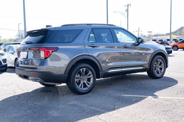 Used 2025 Ford Explorer Active w/ Active Comfort Package AWD/4WD image 5