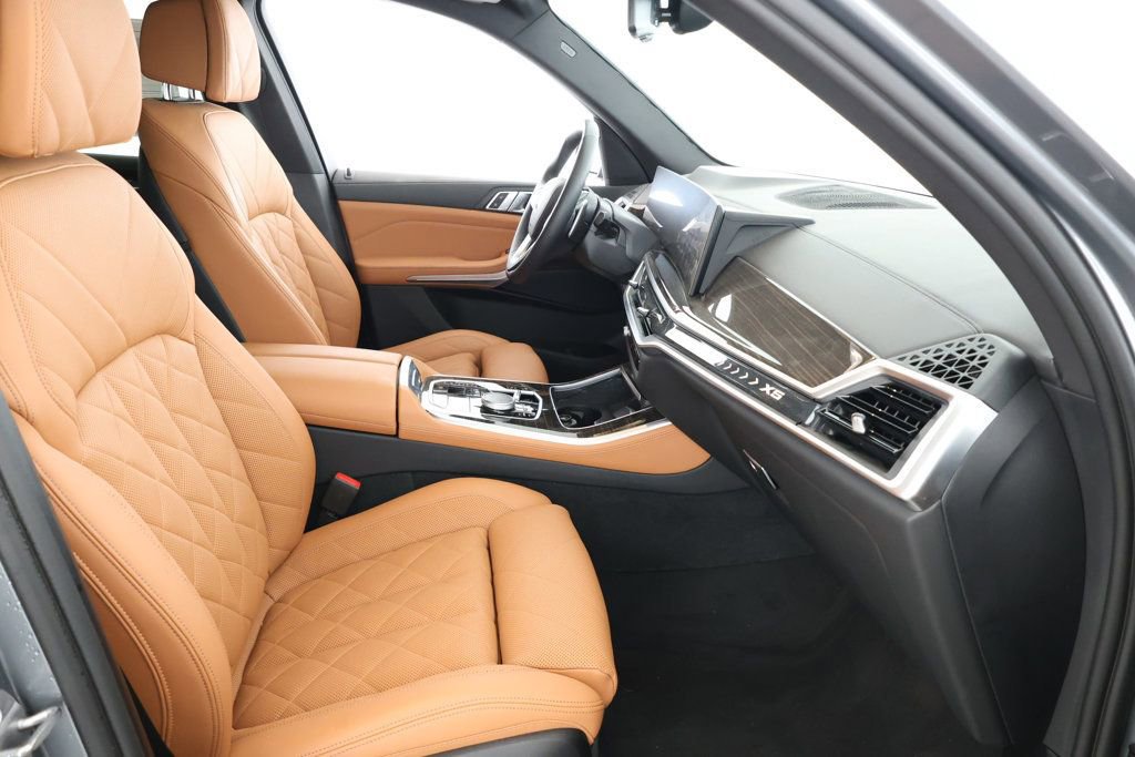 Used 2024 BMW X5 xDrive40i w/ Climate Comfort Package image 22