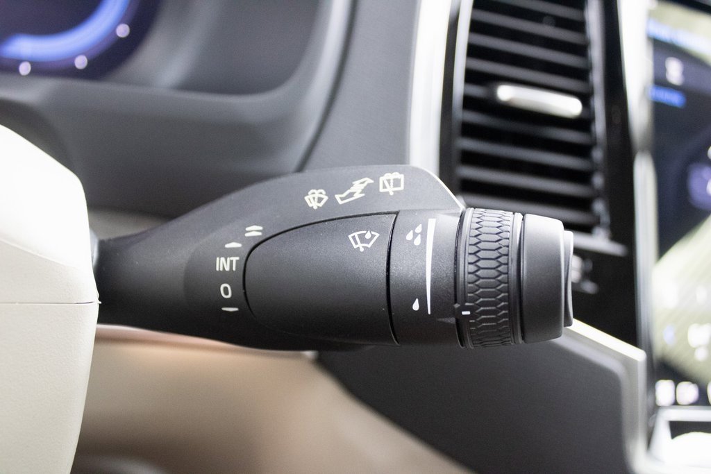 Certified 2025 Volvo XC90 T8 Plus w/ Protection Package Premier image 21