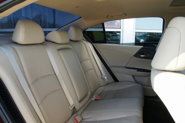 Used 2015 Honda Accord Touring image 31