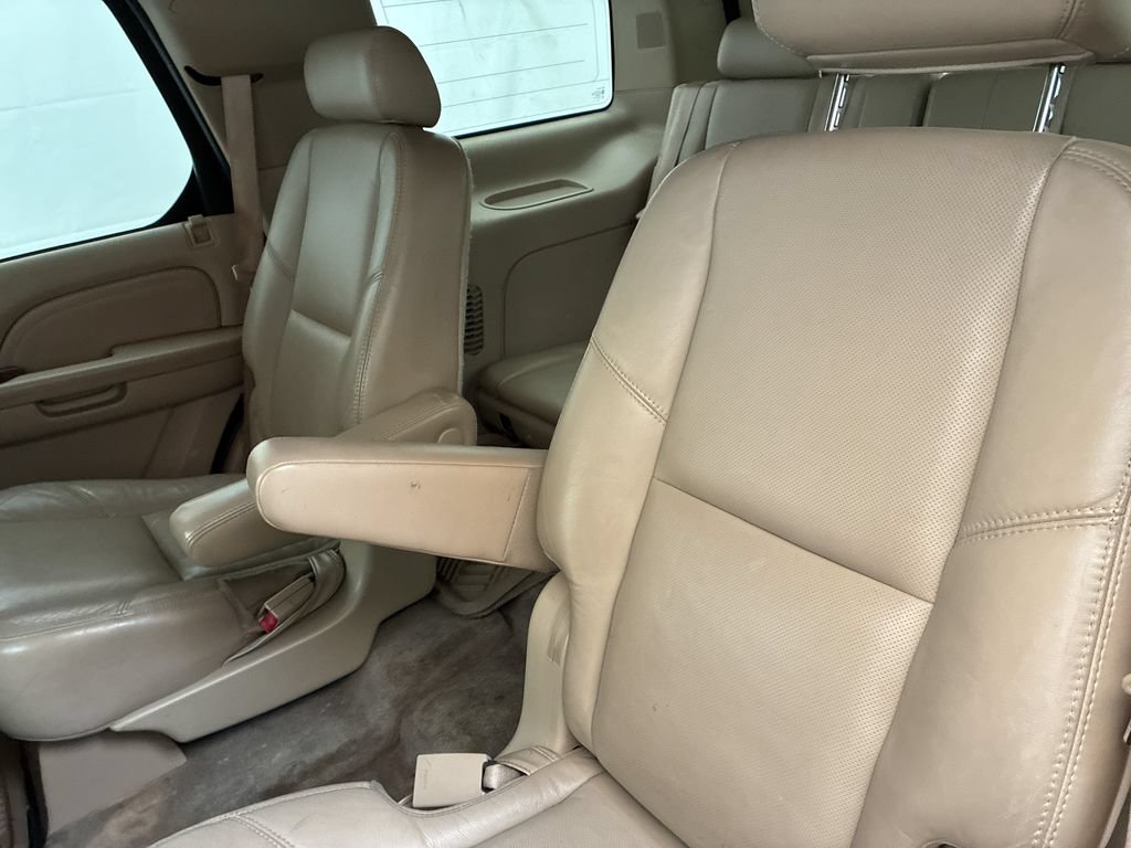 Used 2010 Cadillac Escalade Premium AWD/4WD image 9