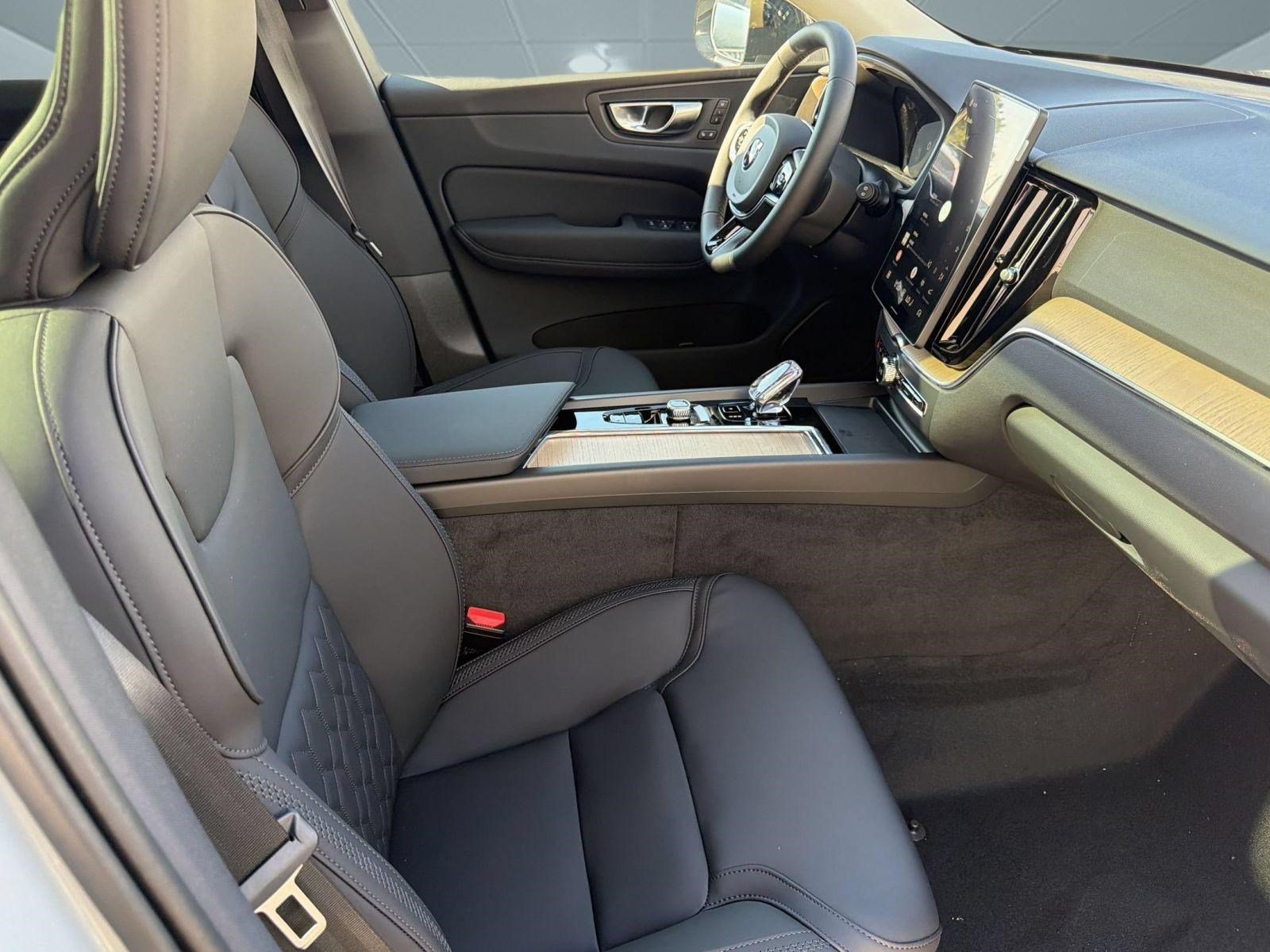 New 2026 Volvo XC60 B5 Plus w/ Climate Package AWD/4WD image 25