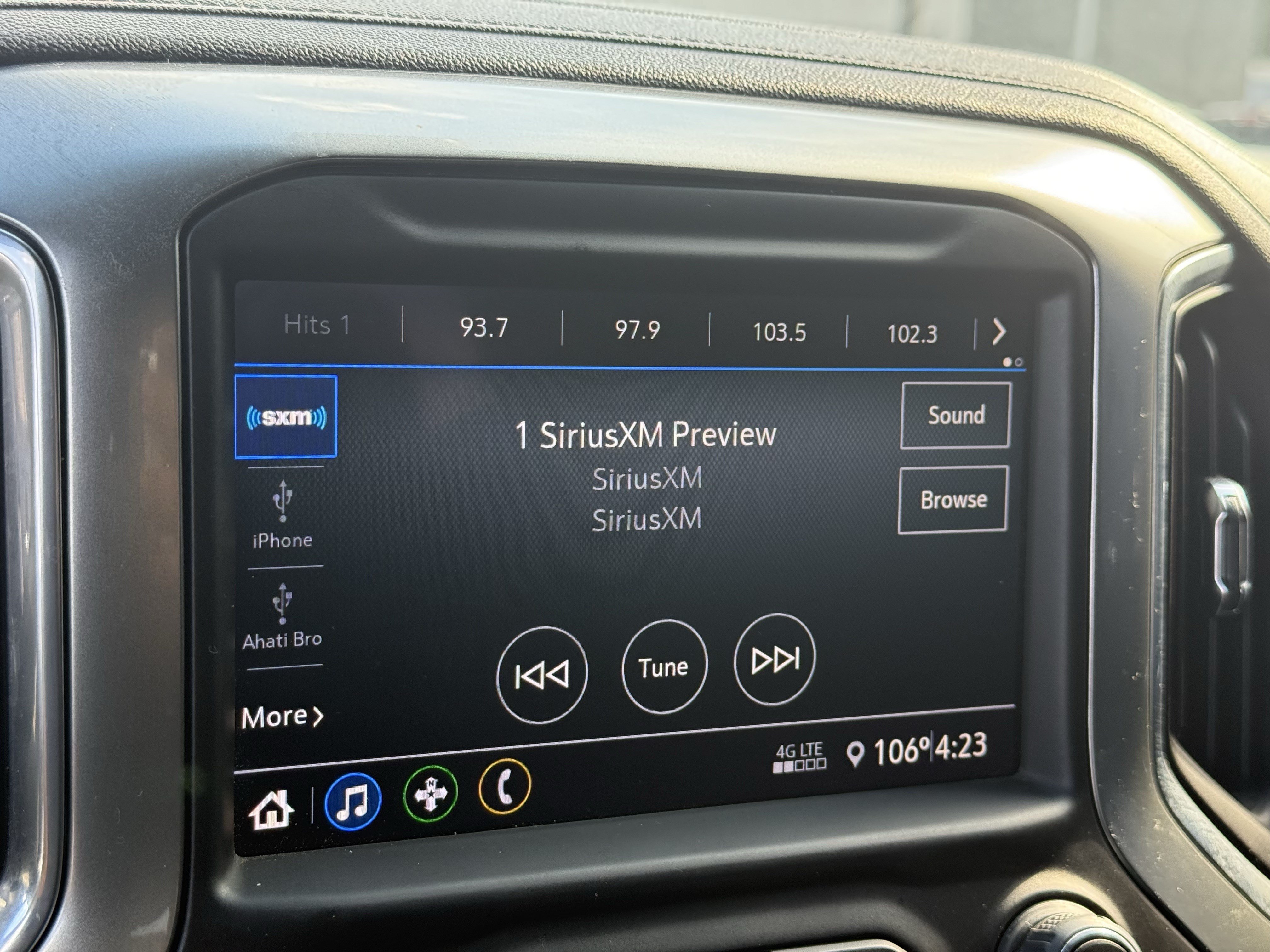 Used 2022 Chevrolet Silverado 1500 LT AWD/4WD image 22