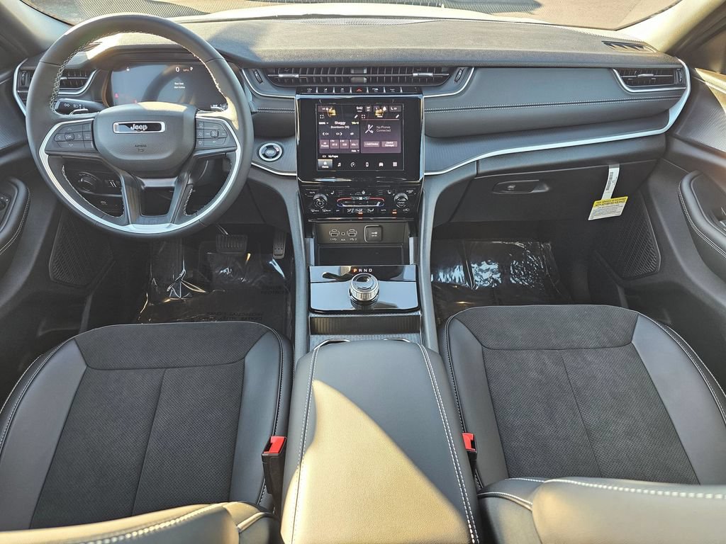 New 2025 Jeep Grand Cherokee Altitude AWD/4WD image 10