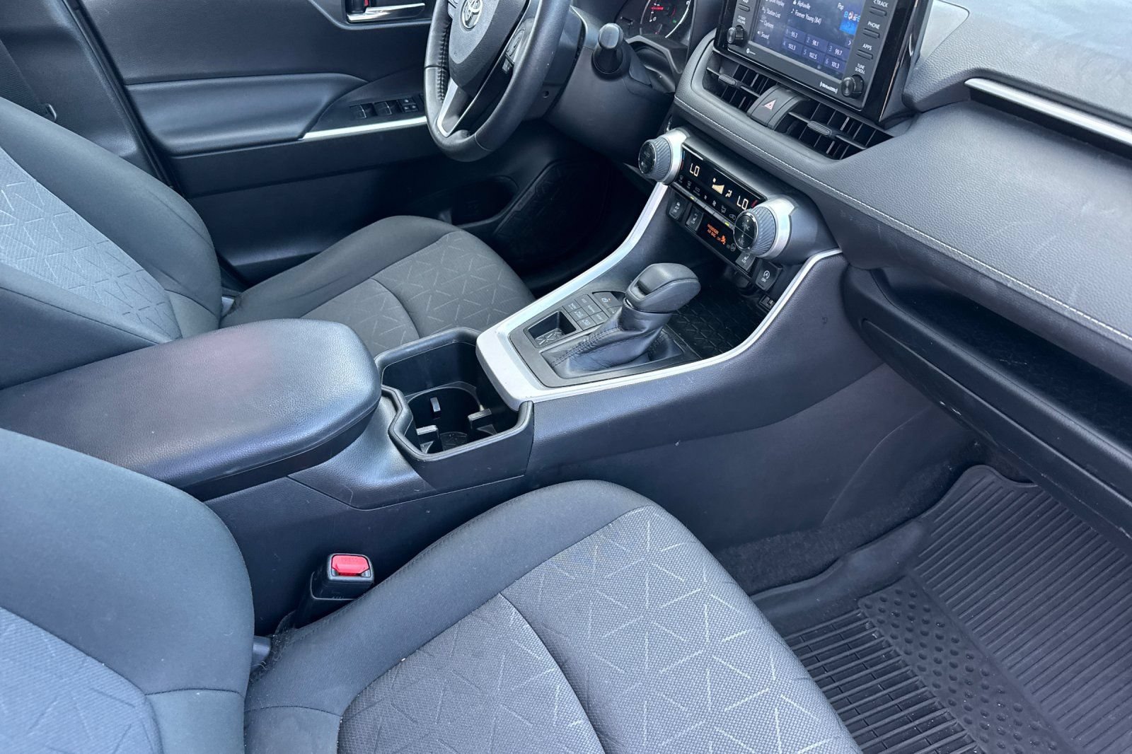 Used 2022 Toyota RAV4 XLE w/ Convenience Package AWD/4WD image 19