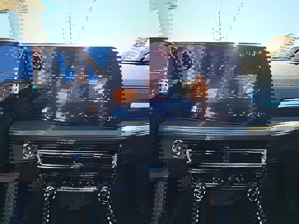 New 2026 Chevrolet Traverse LT image 18