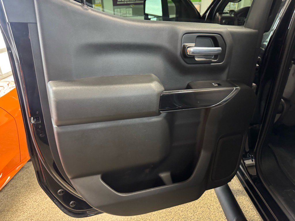 Used 2021 Chevrolet Silverado 1500 Custom Trail Boss w/ Realtree Special Edition image 11