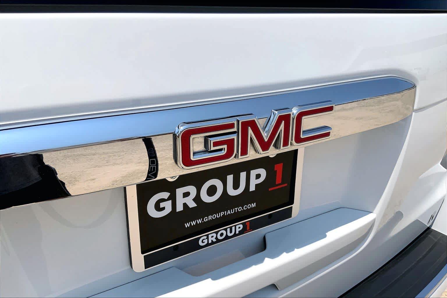 Used 2016 GMC Yukon Denali w/ Open Road Package AWD/4WD image 10