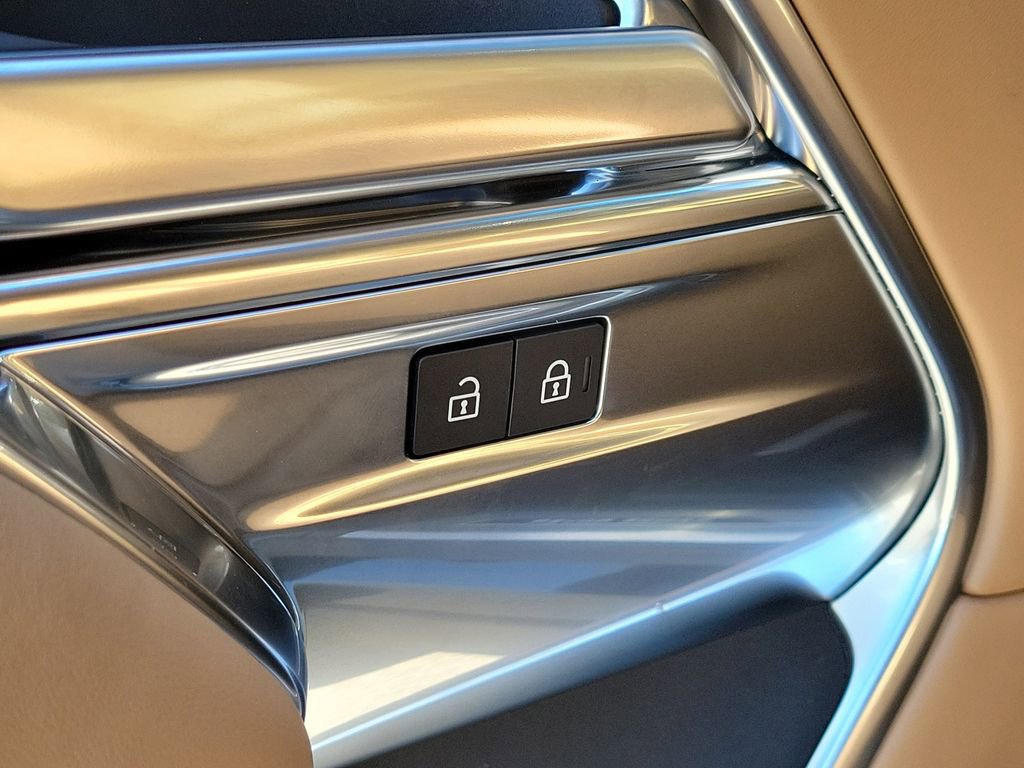 Used 2025 Land Rover Range Rover Long Wheelbase SE image 27