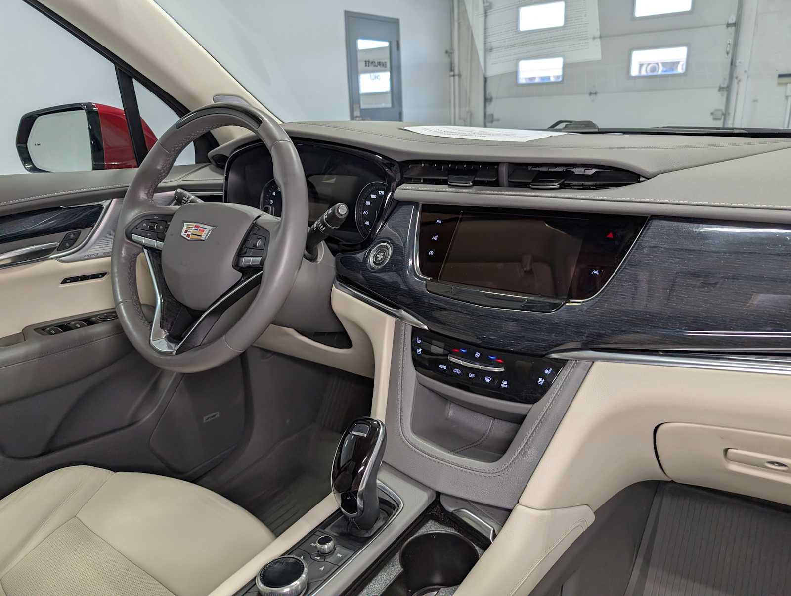 Certified 2024 Cadillac XT6 Premium Luxury w/ Technology Package AWD/4WD image 45
