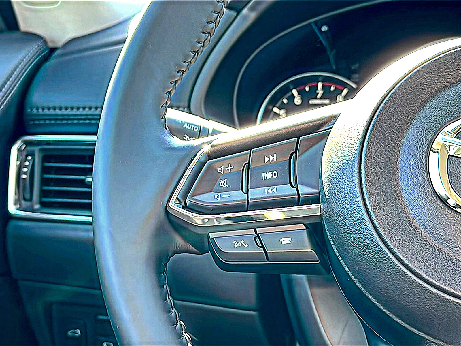 New 2025 MAZDA CX-5 AWD 2.5 S w/ Premium Plus Pkg image 17