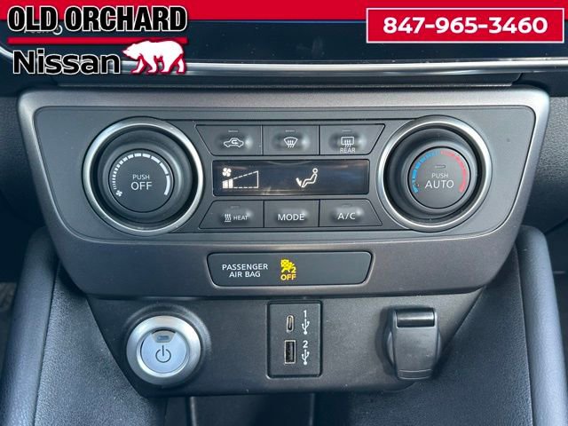 Used 2025 Nissan Leaf S image 15