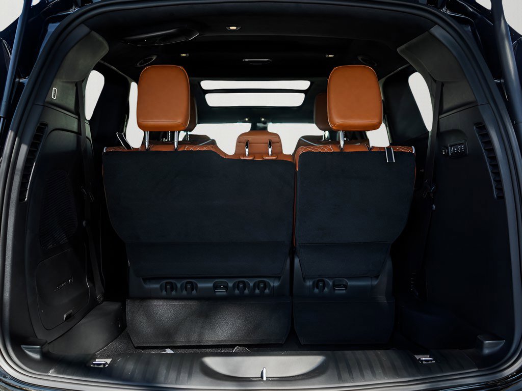 New 2026 Chrysler Pacifica Pinnacle w/ Trailer Tow Group AWD/4WD image 7