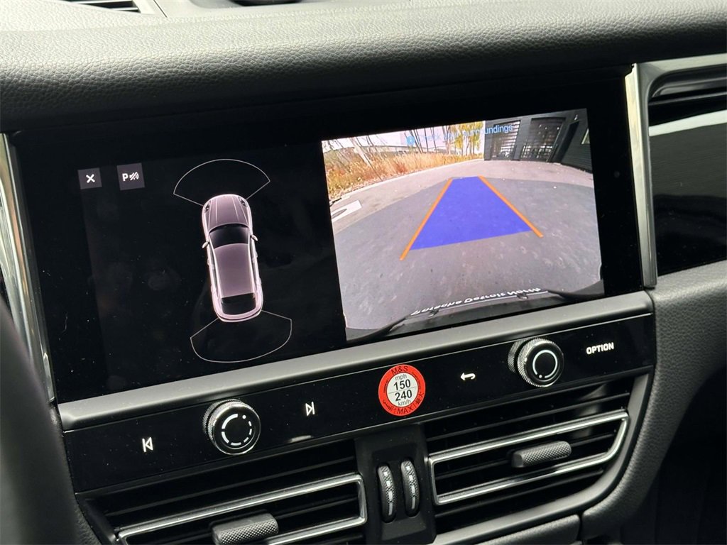Certified 2025 Porsche Macan image 26