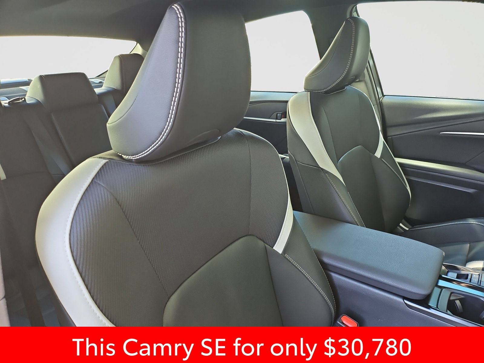 Used 2025 Toyota Camry SE w/ Convenience Package FWD image 18