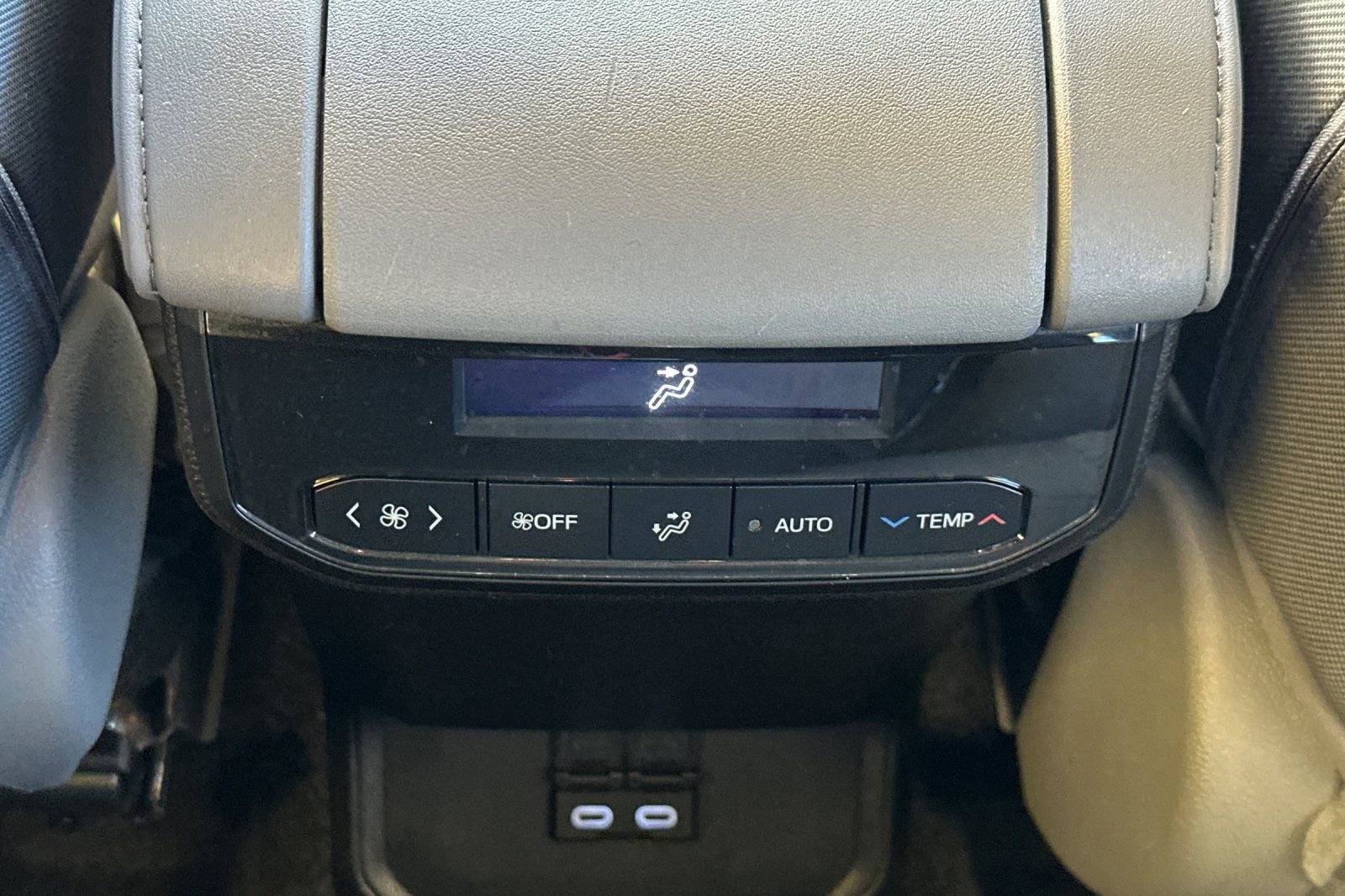 Used 2023 Toyota Highlander LE FWD image 15
