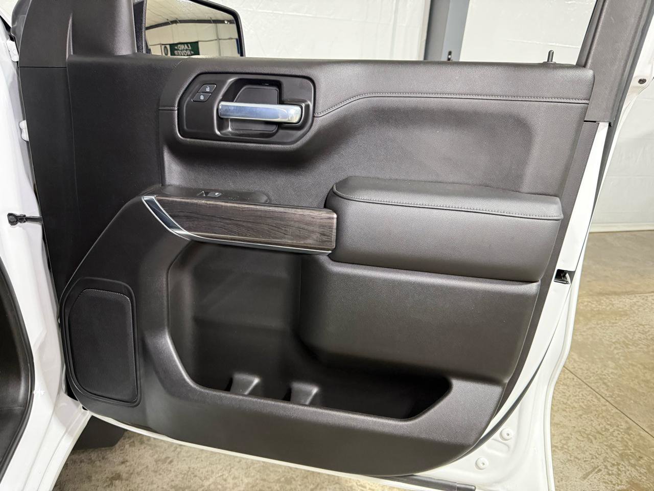 Used 2021 Chevrolet Silverado 1500 LTZ image 26