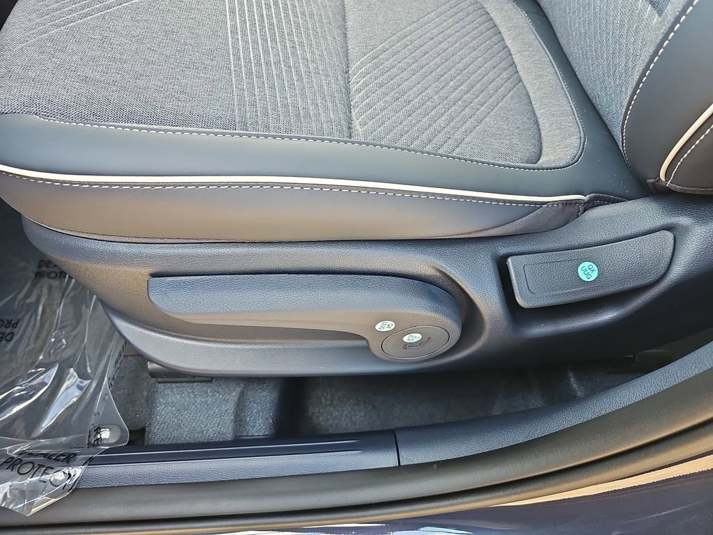 New 2026 Hyundai Venue SEL FWD image 30