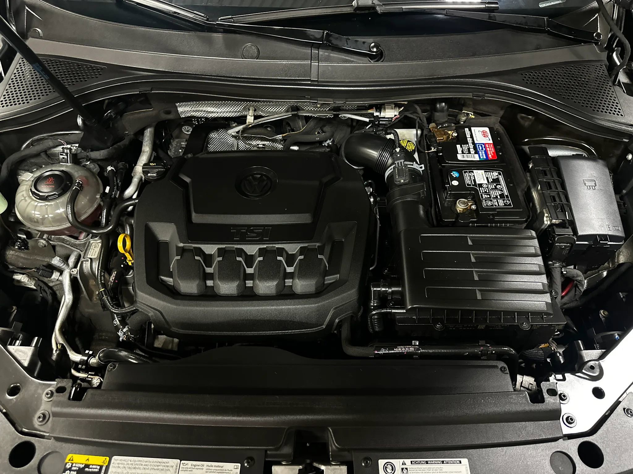 Used 2018 Volkswagen Tiguan SE AWD/4WD image 27
