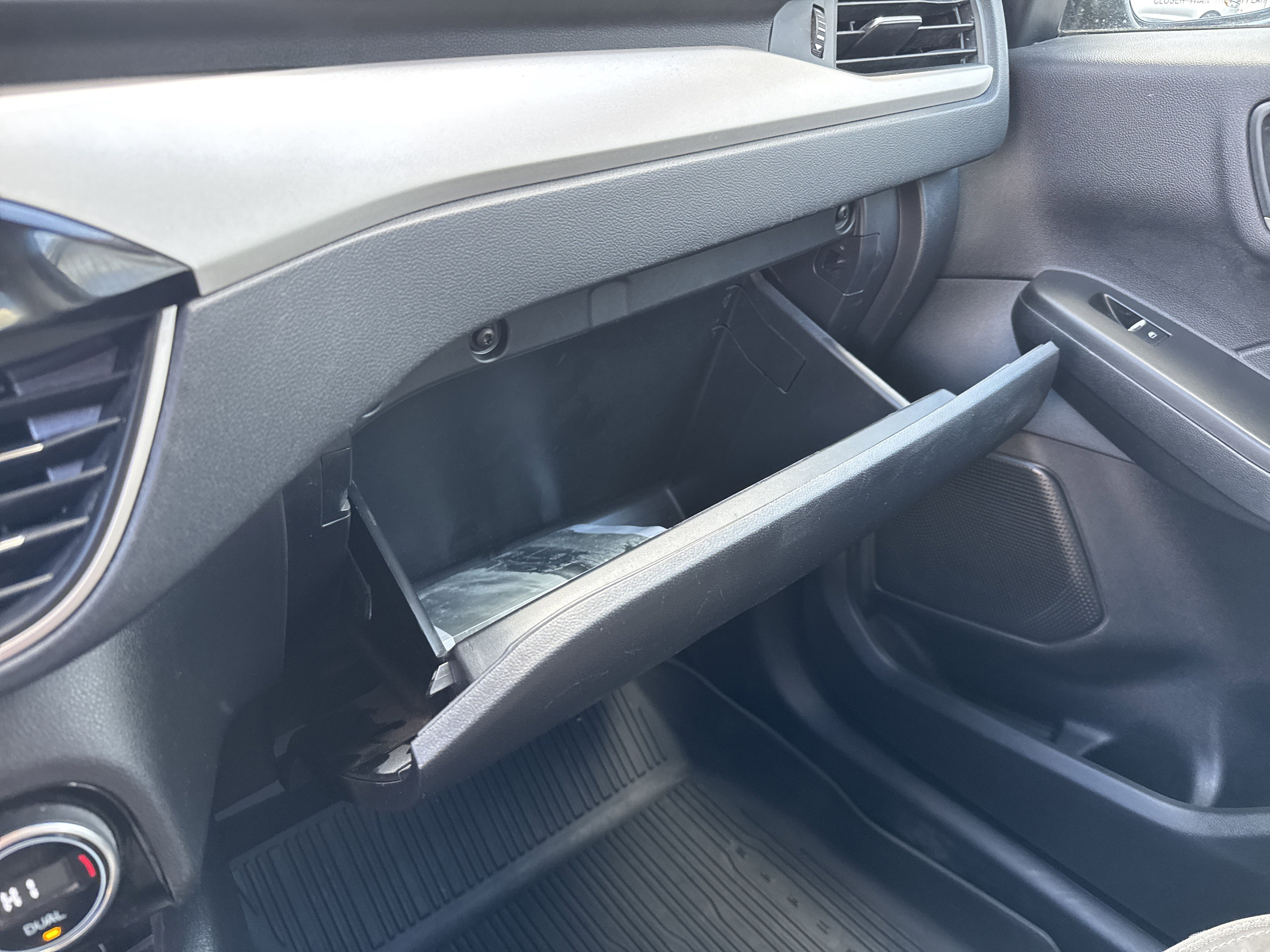 Used 2021 Ford Escape SE w/ SE Sport Appearance Package image 40