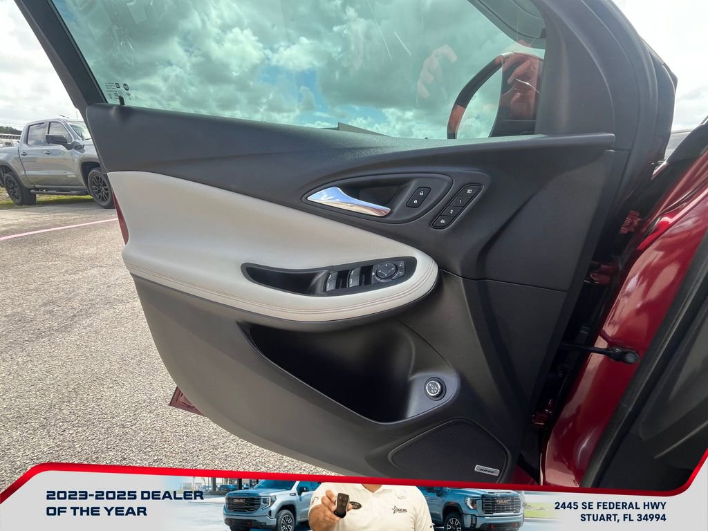 Used 2025 Buick Encore GX Avenir w/ Avenir Technology Package image 23