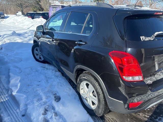 Used 2020 Chevrolet Trax LT w/ LT Convenience Package image 4