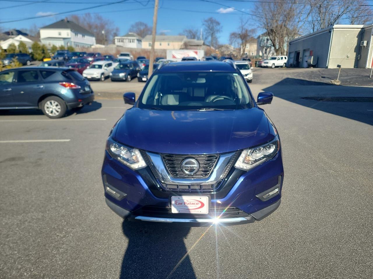 Used 2019 Nissan Rogue SL w/ Premium Package image 2
