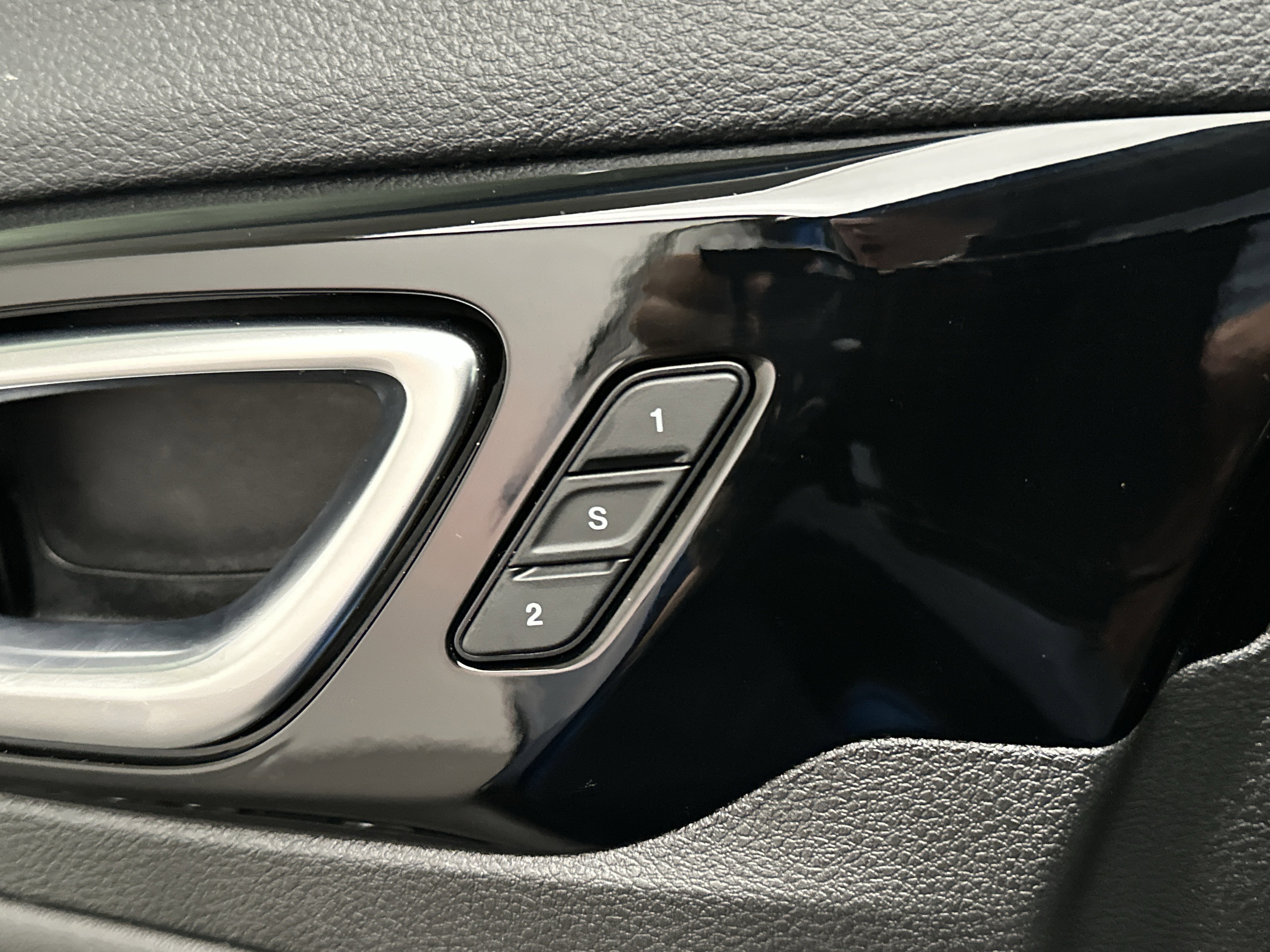 Used 2022 Jeep Compass Trailhawk w/ Trailhawk Elite Group image 38