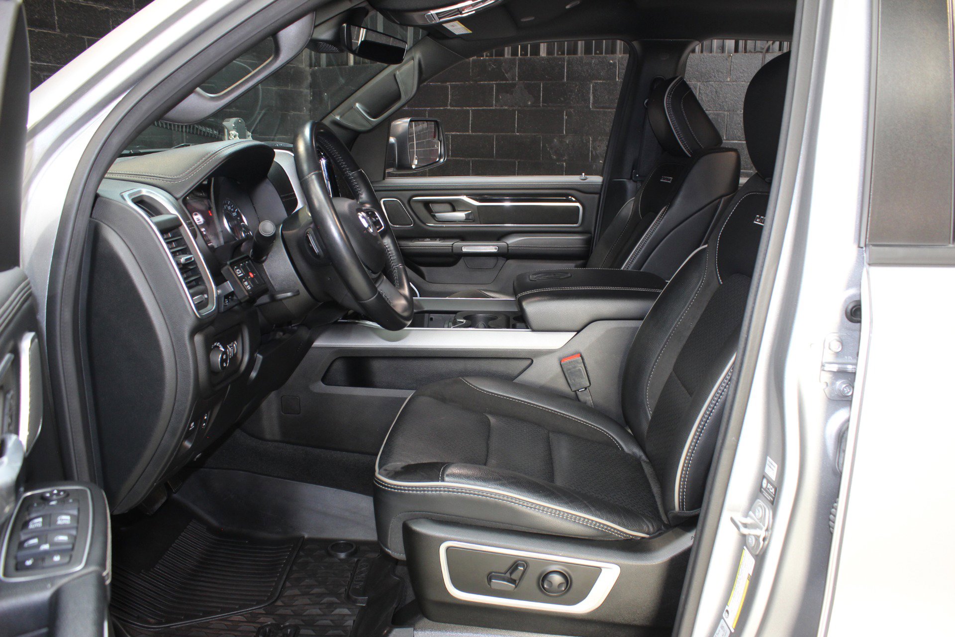 Used 2022 RAM 1500 Laramie image 38