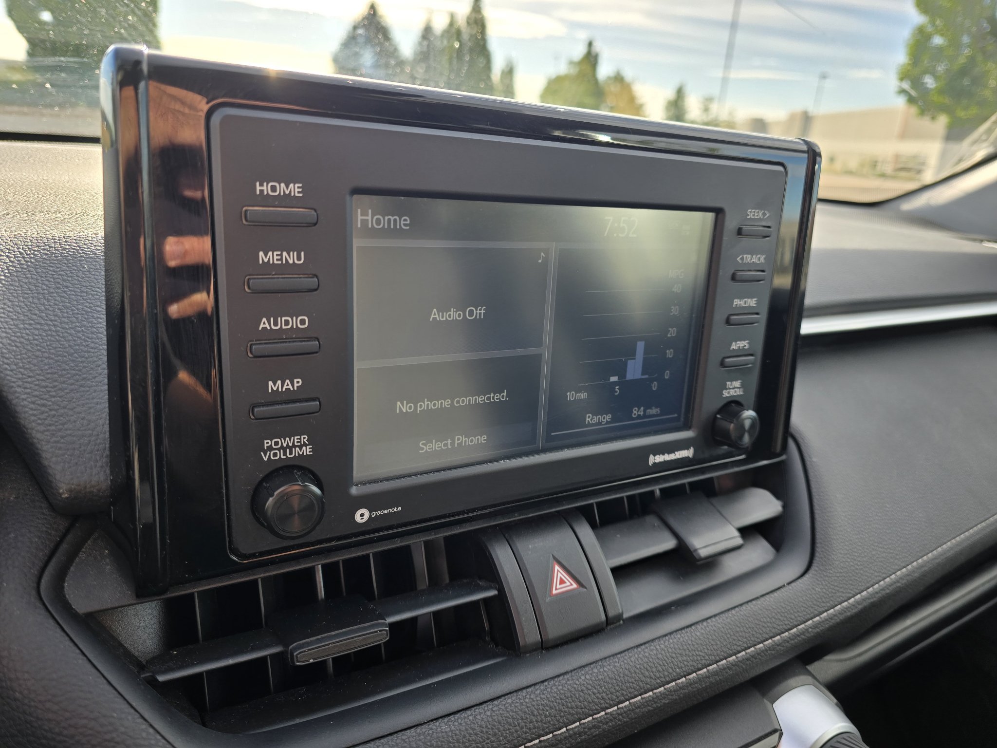 Used 2021 Toyota RAV4 XLE AWD/4WD image 21