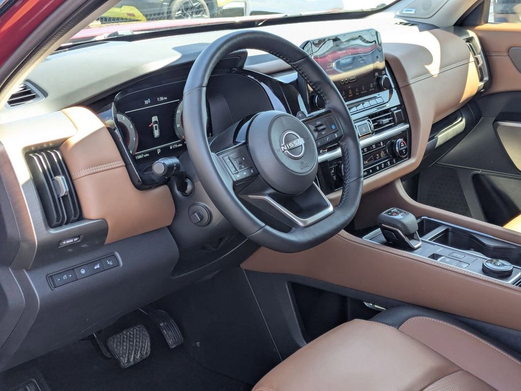 Certified 2024 Nissan Pathfinder Platinum w/ Black Appearance Package image 14