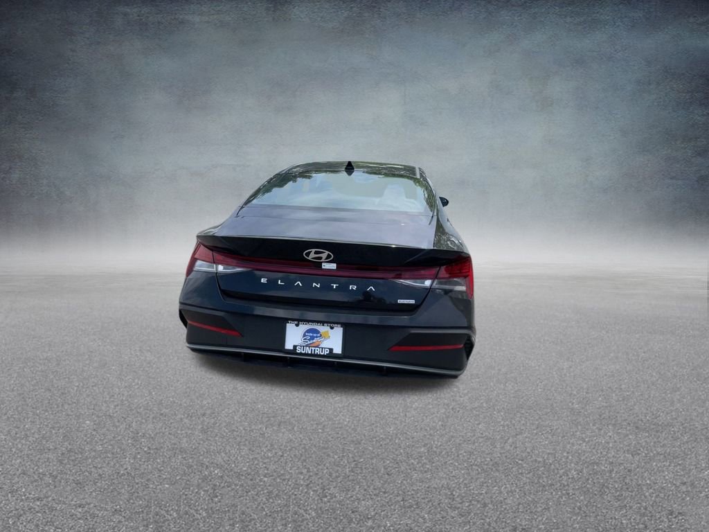 Used 2025 Hyundai Elantra Blue image 20