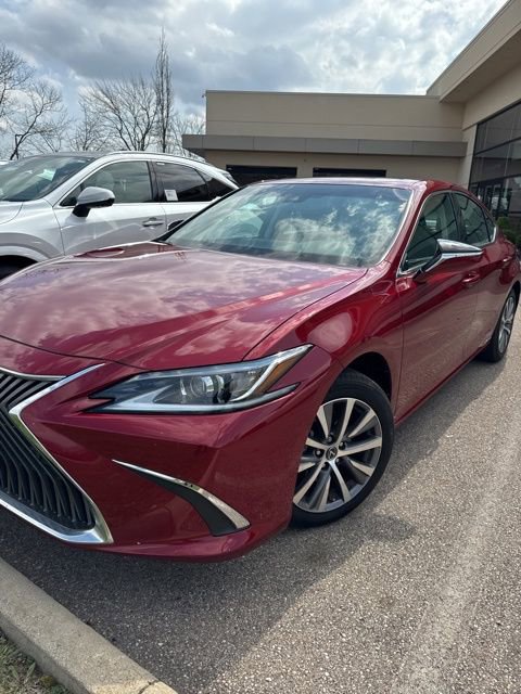 Used 2021 Lexus ES 300h w/ Premium Package image 3