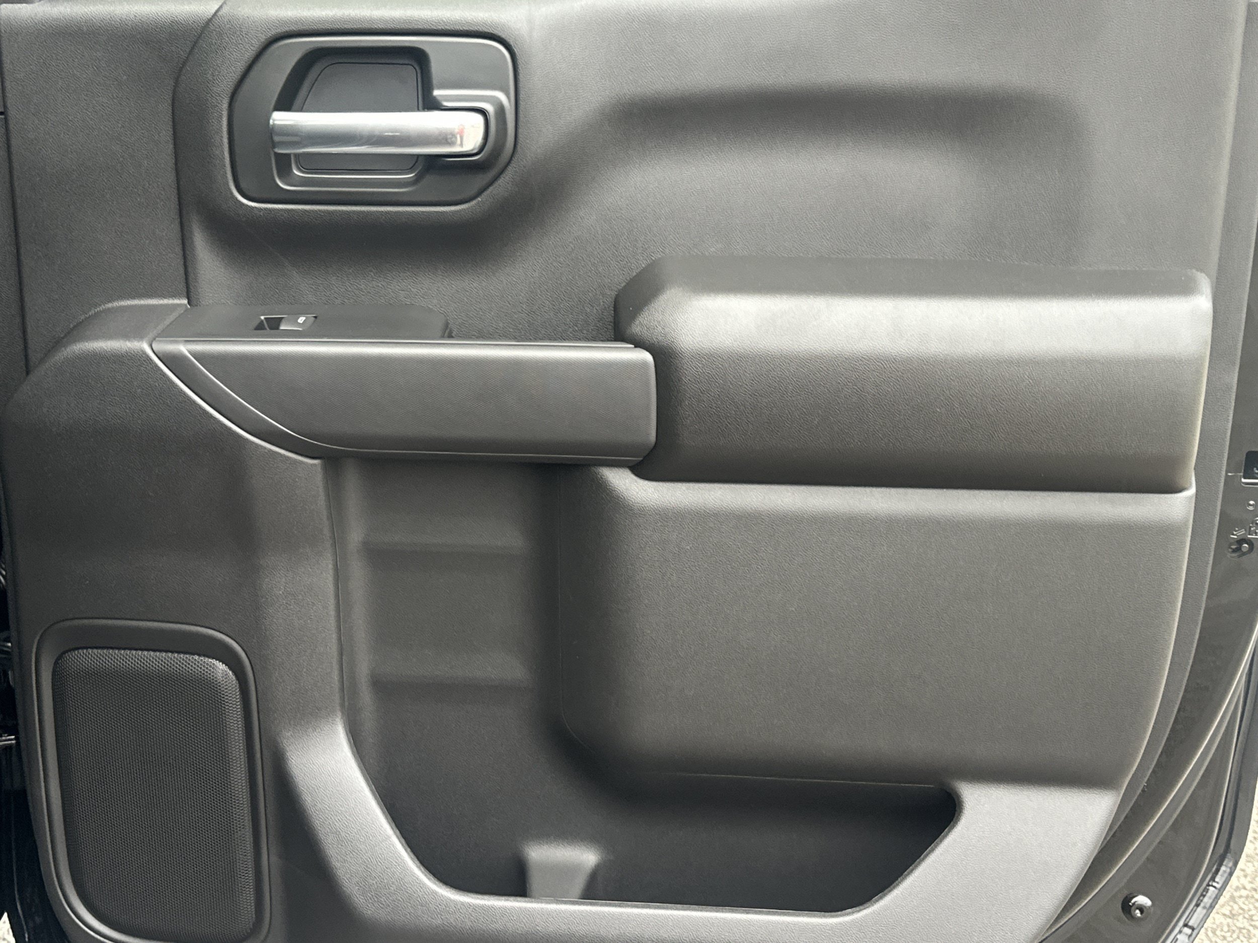 New 2026 Chevrolet Silverado 1500 Custom Trail Boss w/ LPO, Dark Essentials Package AWD/4WD image 16