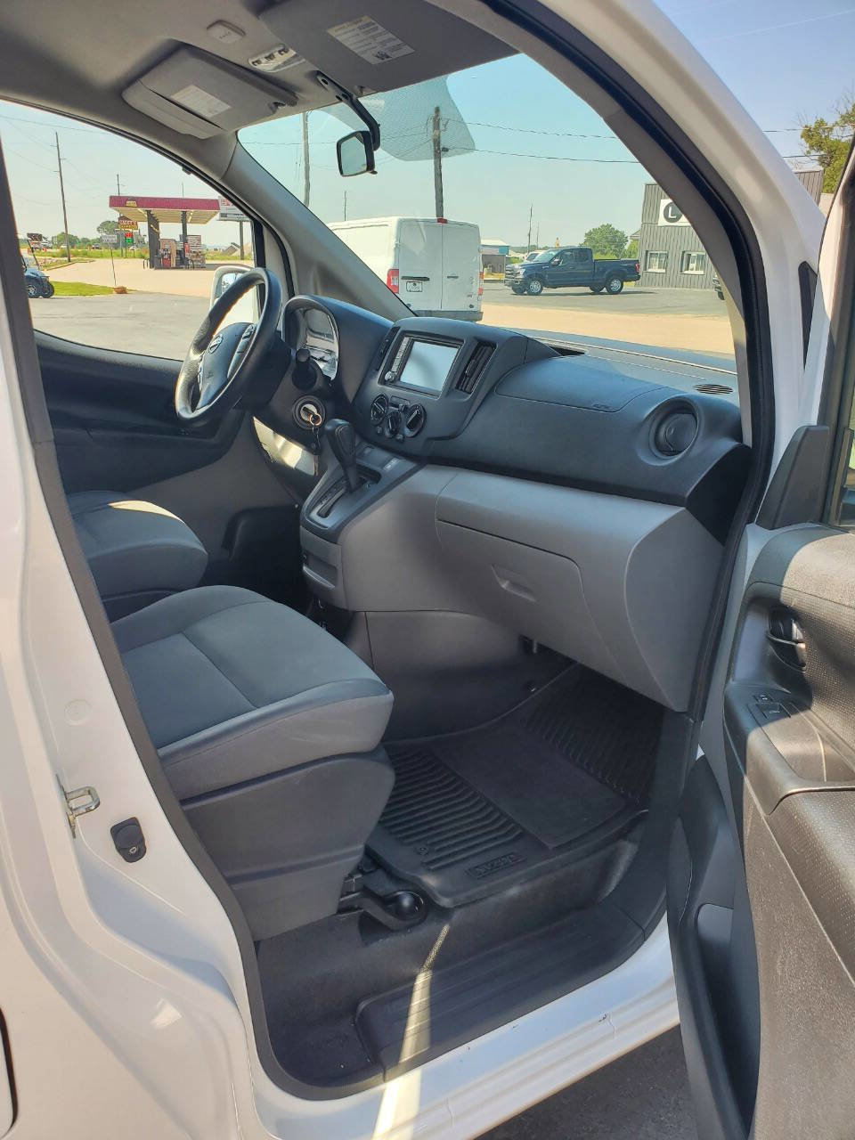 Used 2021 Nissan NV200 SV w/ Back Door Glass Package image 12