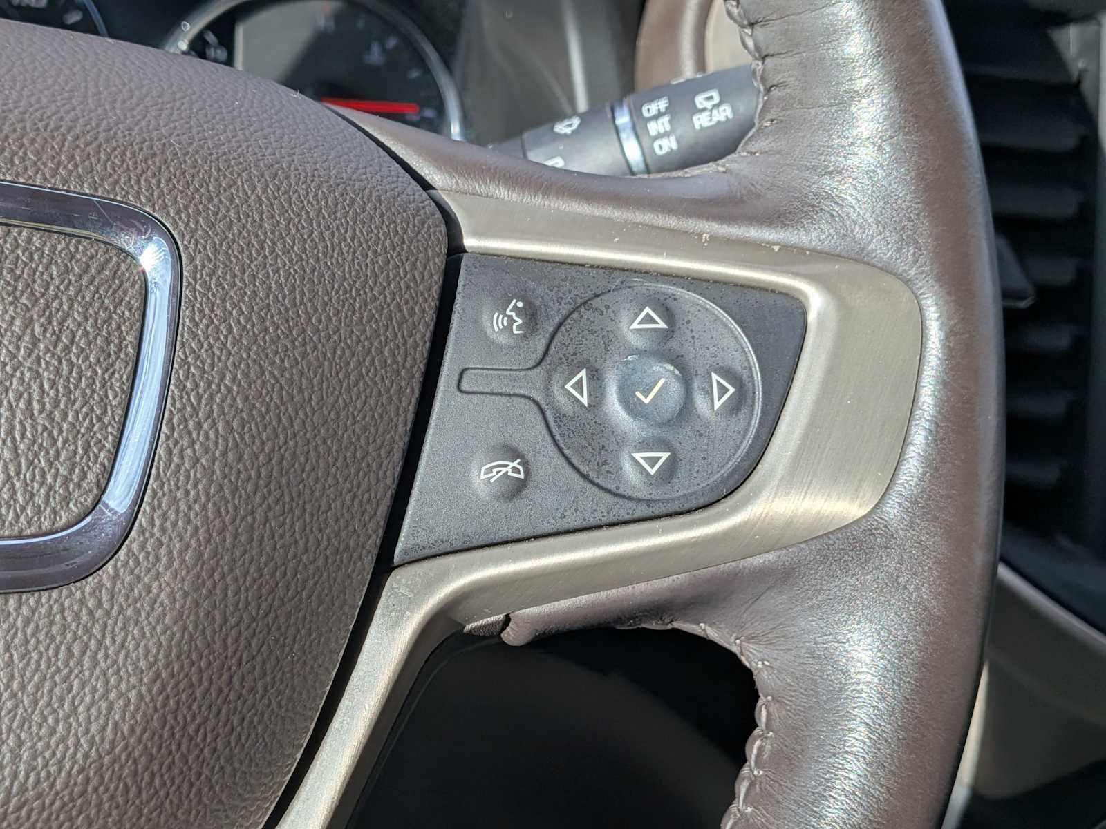 Used 2017 GMC Acadia Denali w/ Technology Package image 26