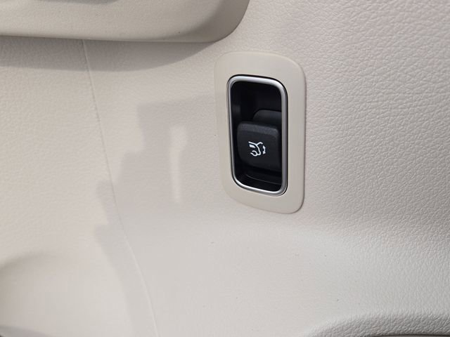 New 2026 Mercedes-Benz GLB 250 4MATIC image 24