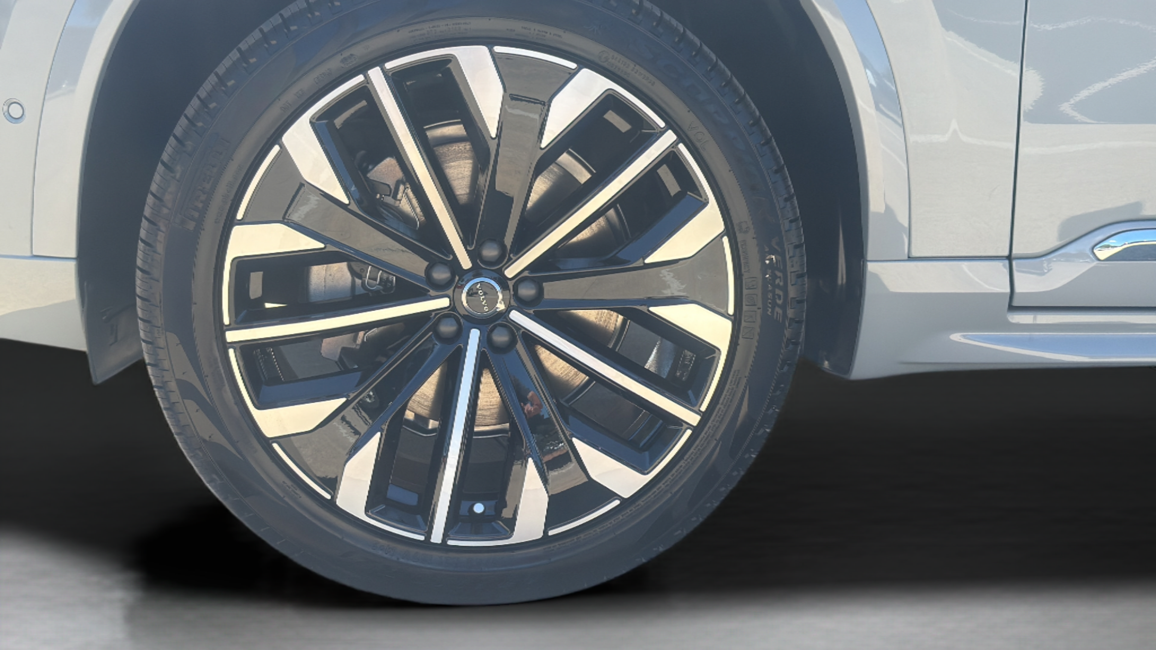 New 2027 Volvo XC90 B6 Ultra AWD/4WD image 35