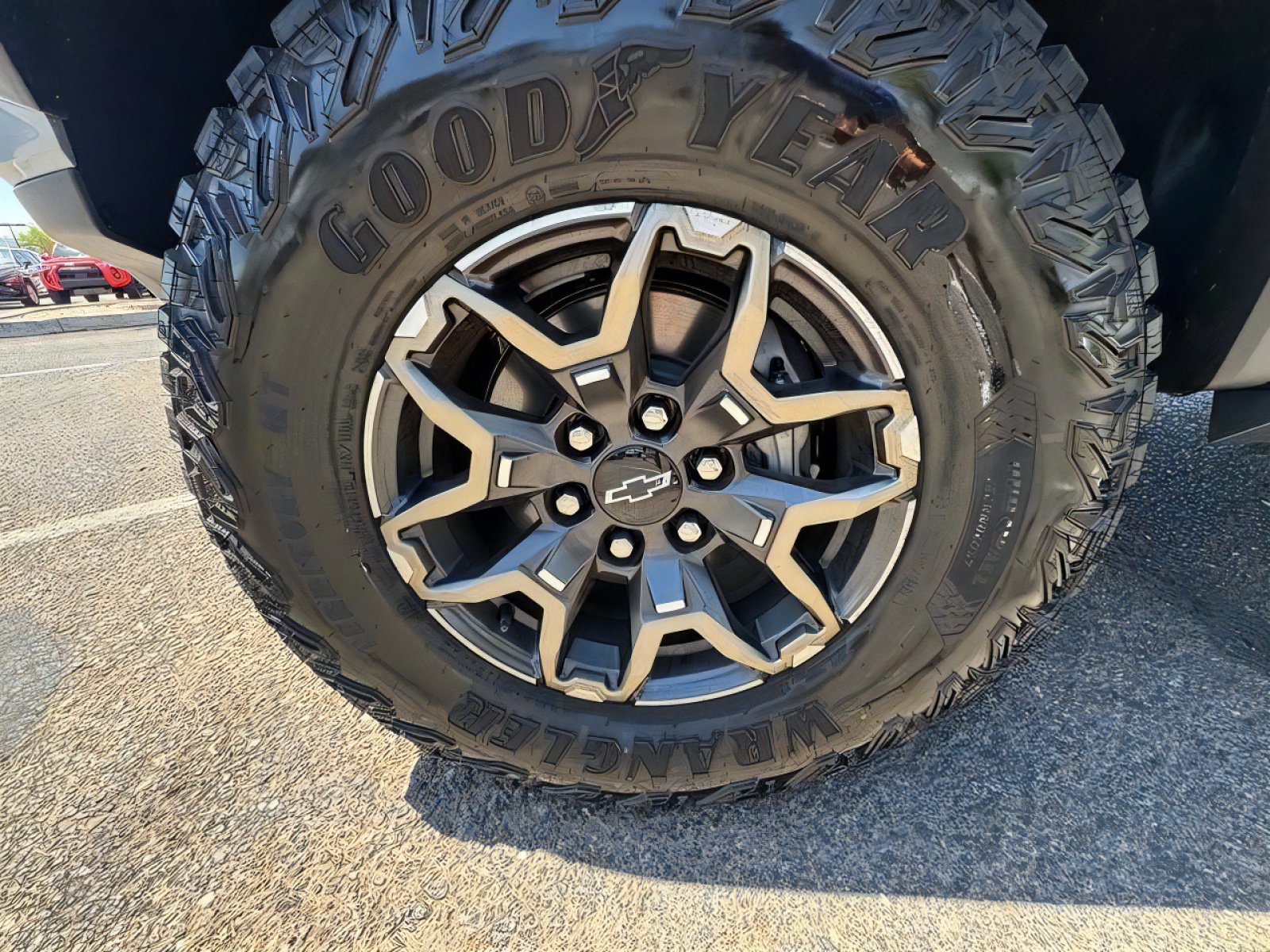 Used 2026 Chevrolet Colorado ZR2 AWD/4WD image 9