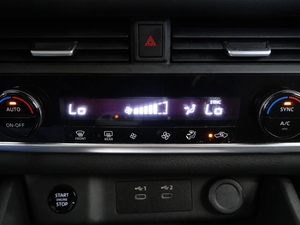 Used 2024 Nissan Rogue SV AWD/4WD image 18
