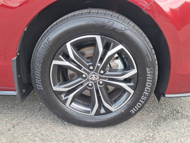 Used 2025 Toyota Sienna Platinum image 28