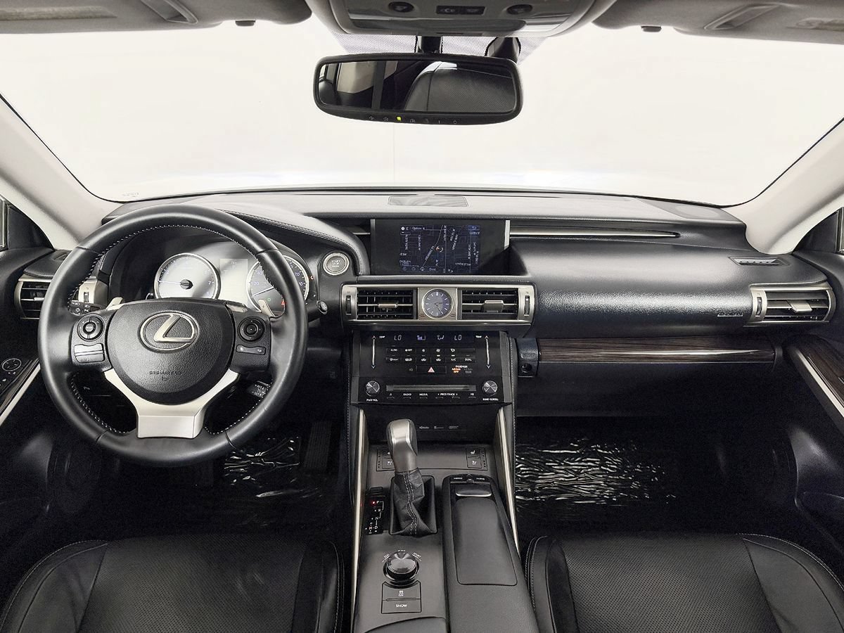 Used 2014 Lexus IS 250 w/ Luxury Package w/Gray Wood RWD image 50
