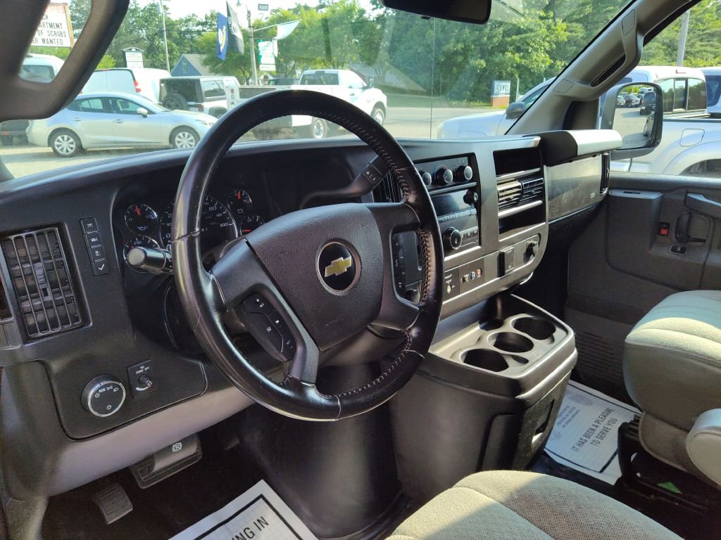 Used 2021 Chevrolet Express 2500 w/ Driver Convenience Package RWD image 9