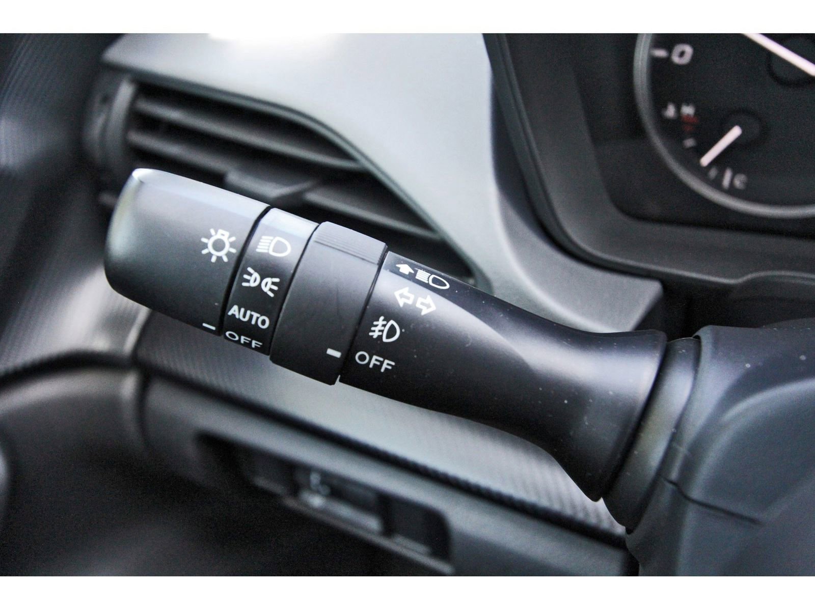 Certified 2025 Subaru Crosstrek 2.0i Premium image 17